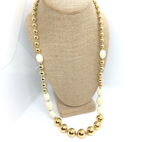 VINTAGE 80S 90S NAPIER GOLD TONE CARVED ACRYLIC BEAD BAUBLE NECKLACE BEADED - Picture 3 of 12